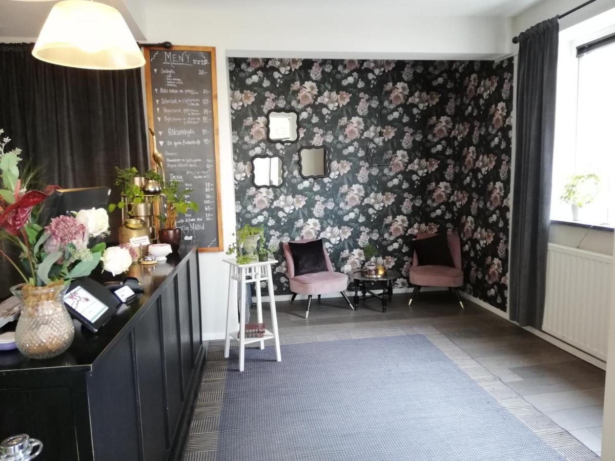 Strand Hotell Hotel 3*